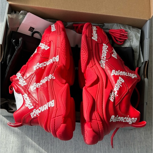 Balenciaga women’s Triple S Logotype Sneakers, size 40. New in box. - Picture 4 of 8